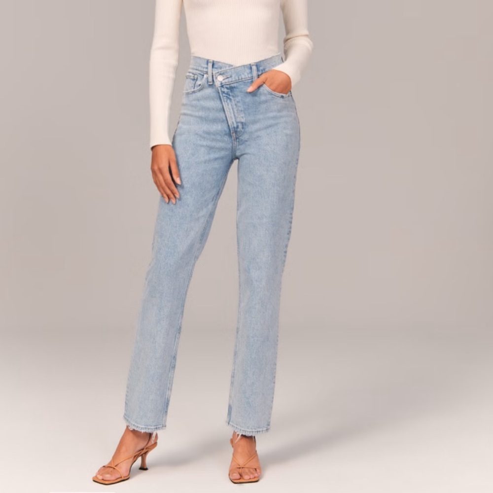 Abercrombie & Fitch The 90’s Straight Ultra High Rise Jean 29 Long